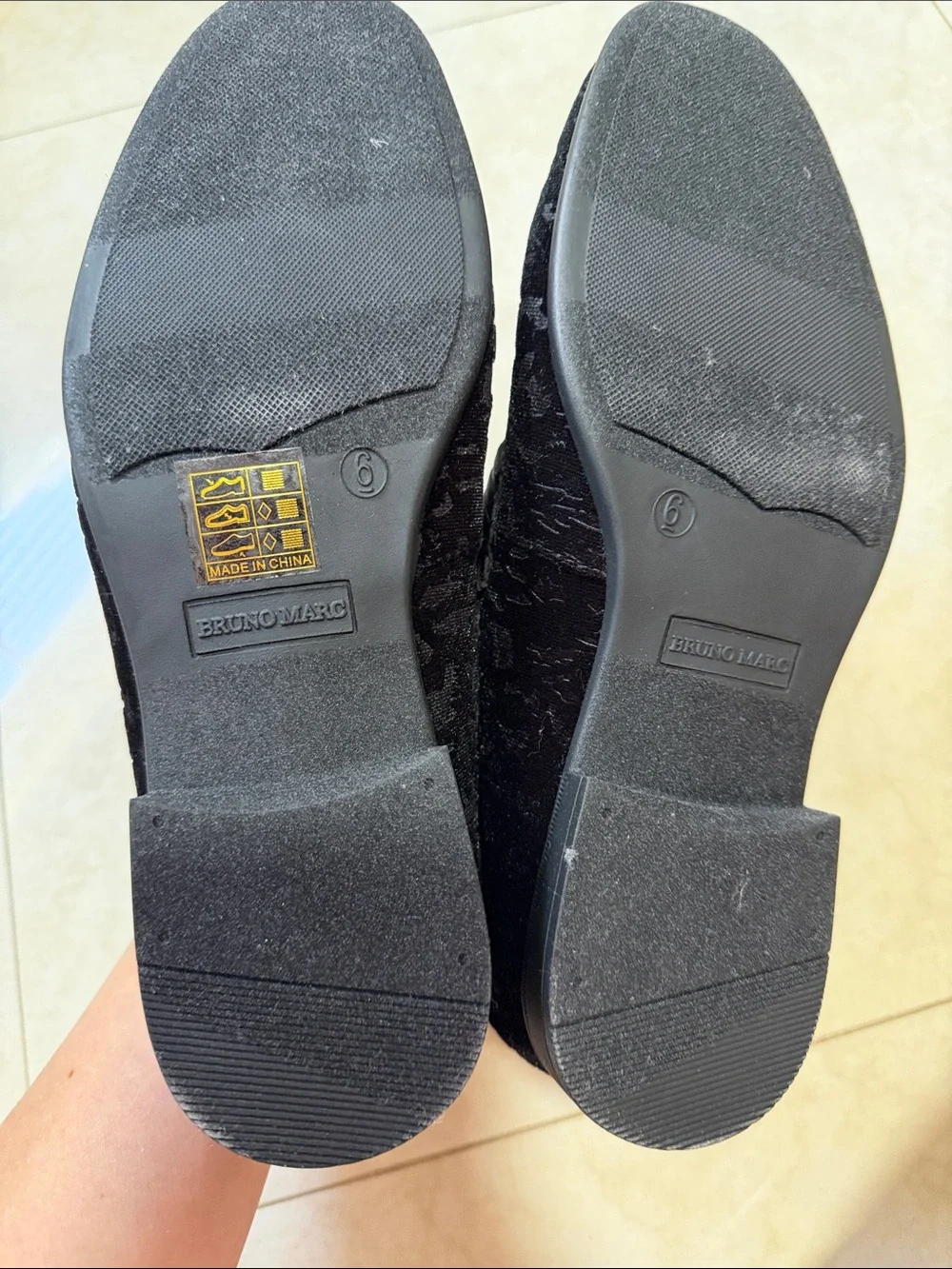 Big Kids Black Velvet Patterned Loafers